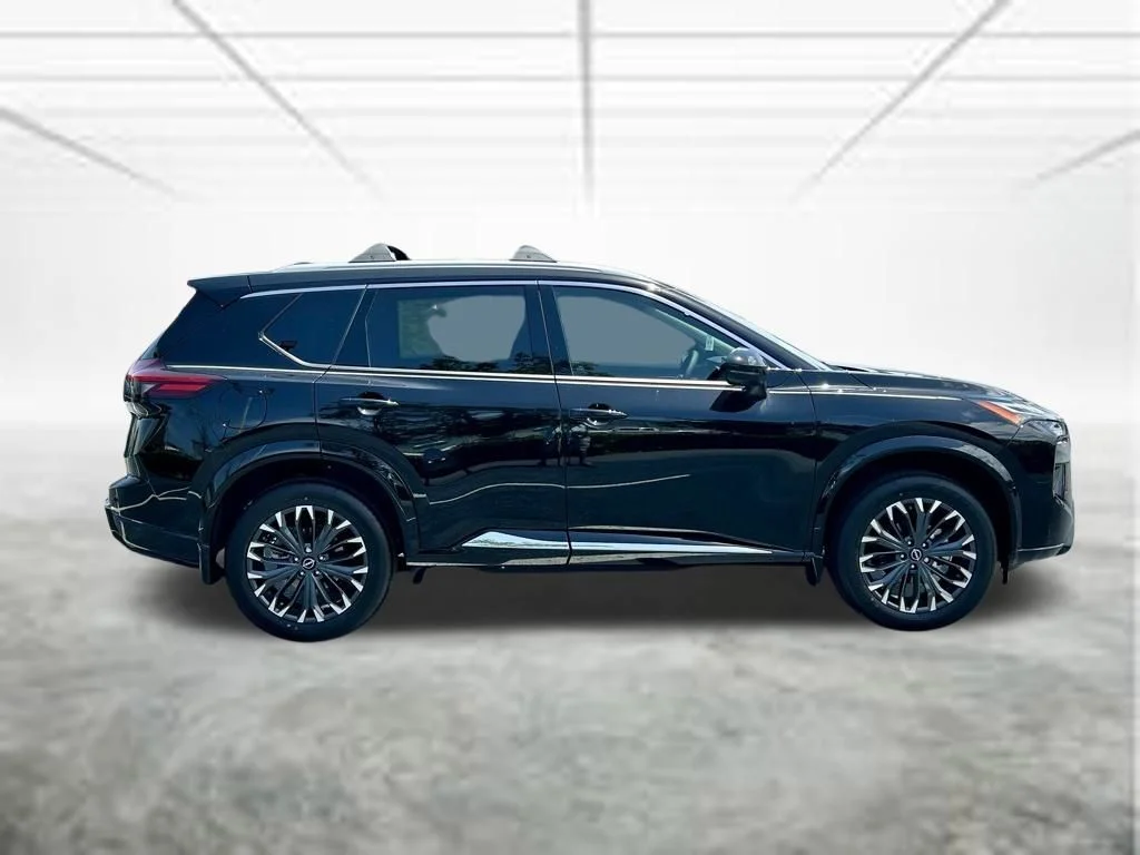 New 2026 Super Black Nissan Platinum image 4