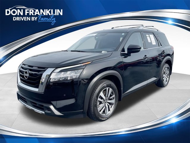 2023 Nissan Pathfinder SL