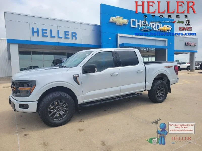 Used 2025 Oxford White Ford Tremor image 1