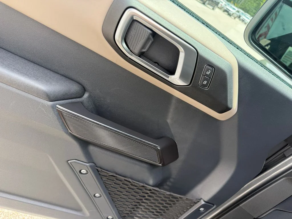 Used 2024 Gray Ford Wildtrak image 6
