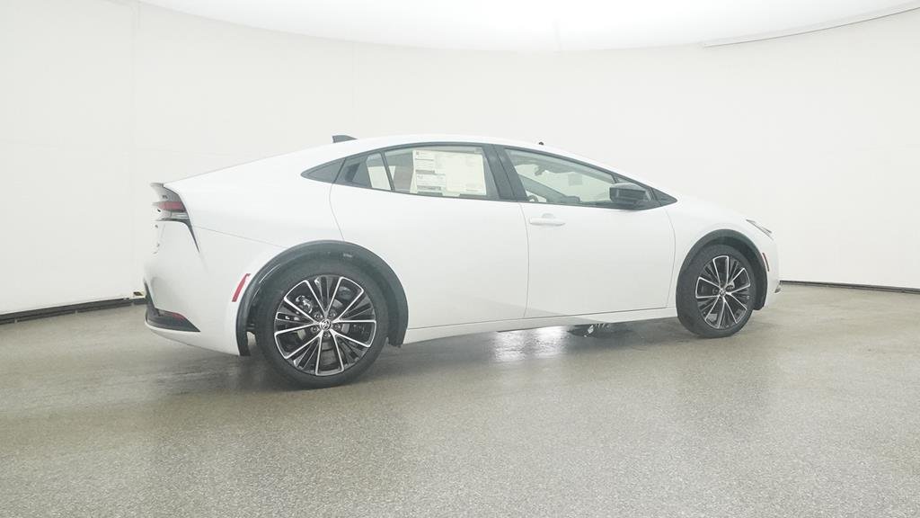 New 2025 Wind Chill Pearl Toyota XLE image 3