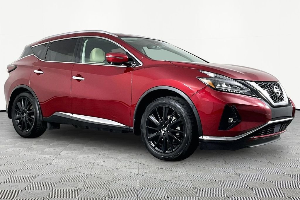 Used 2022 Red Nissan Platinum image 3