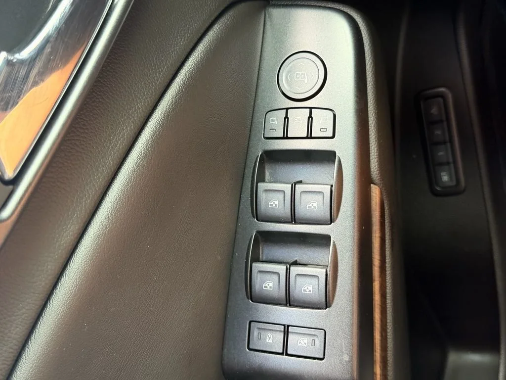 Certified Used 2018 TUNGSTEN METALLIC Chevrolet LT image 36