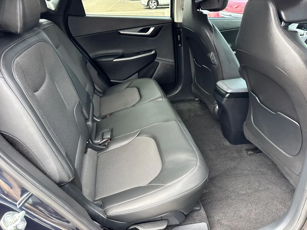 Used 2023 Blue Kia Light image 16