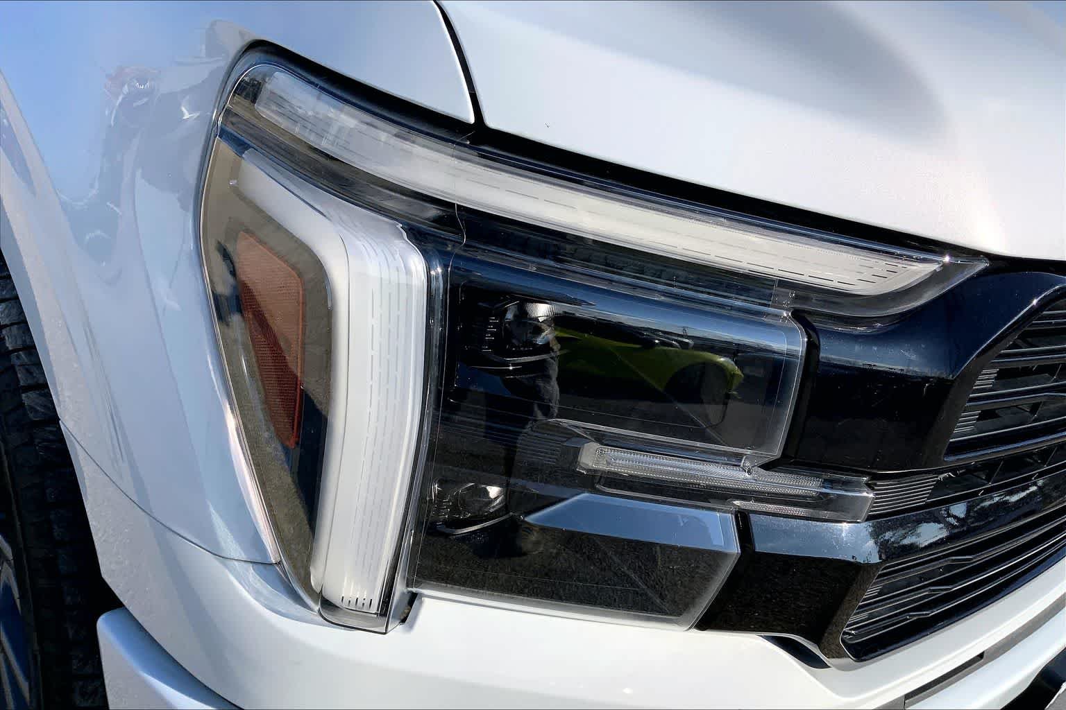 Used 2025 Space White Ford Platinum image 28