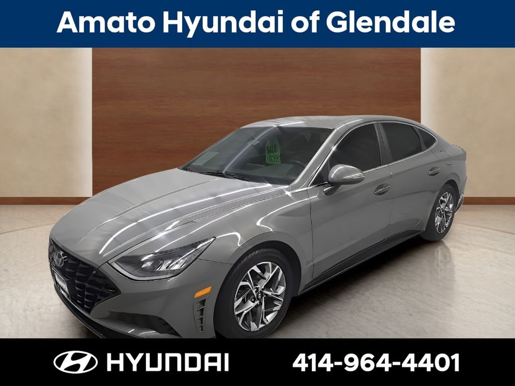 Used 2023 Gray Hyundai SEL image 1