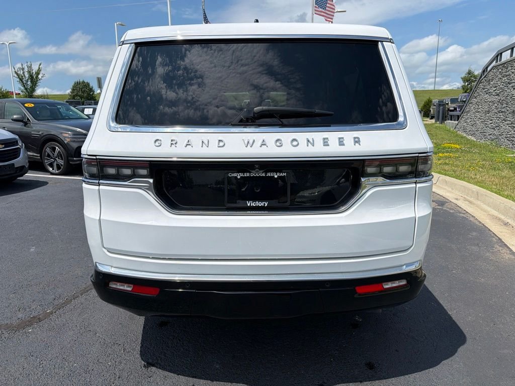 Used 2025 White Jeep I image 6
