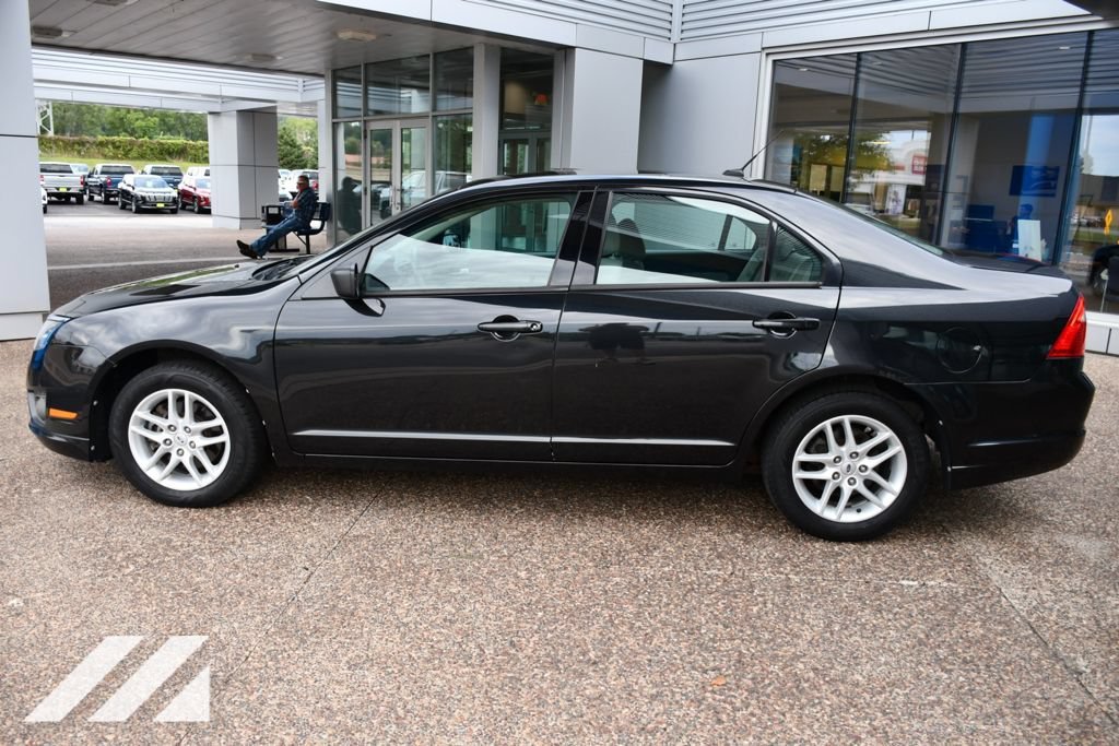 Used 2012 Gray Ford S image 3