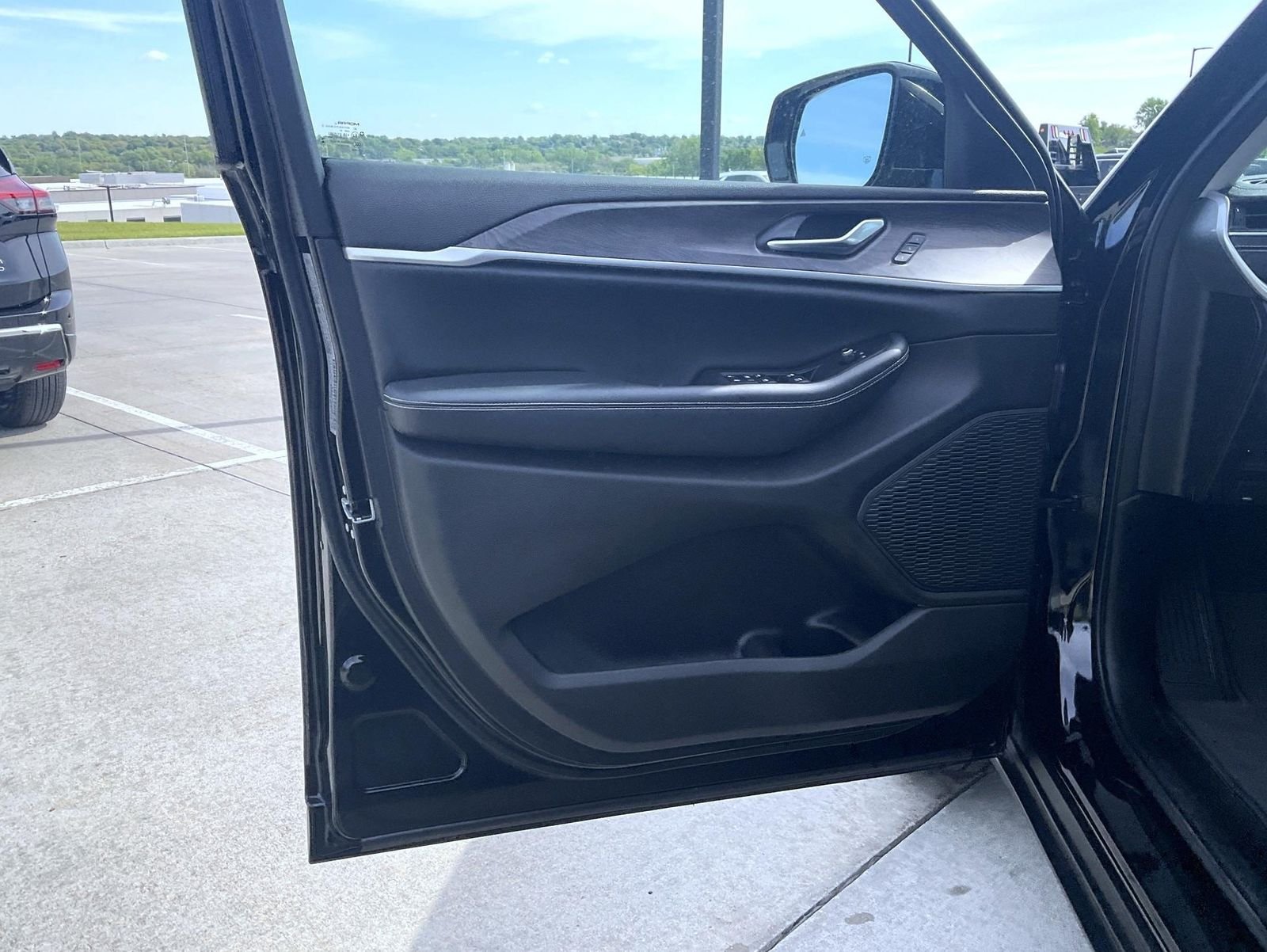 Used 2023 Black Jeep Limited image 10