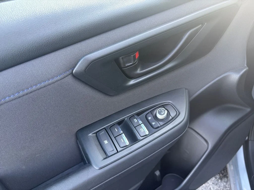 Used 2025 Ice Silver Metallic Subaru Premium image 21