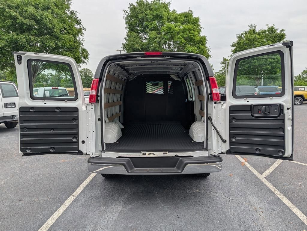 Used 2024 Summit White GMC Work Van image 18