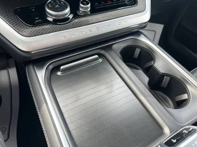 2025 Ford Expedition Platinum - Photo 47