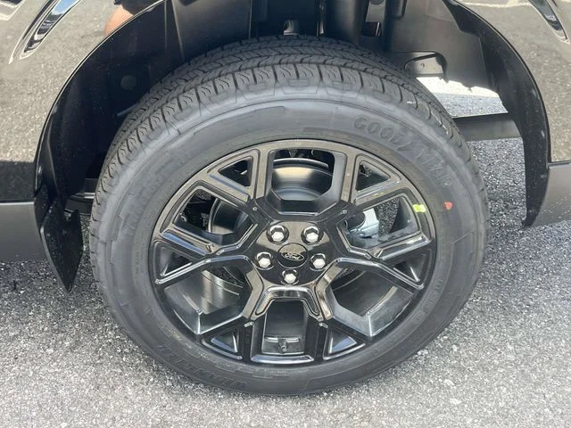New 2026 Black Ford Lariat image 7