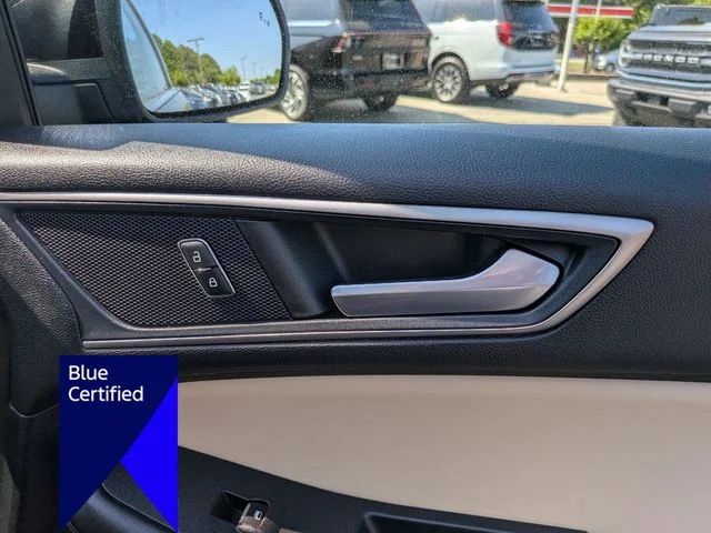 Used 2022 Black Ford SEL image 32