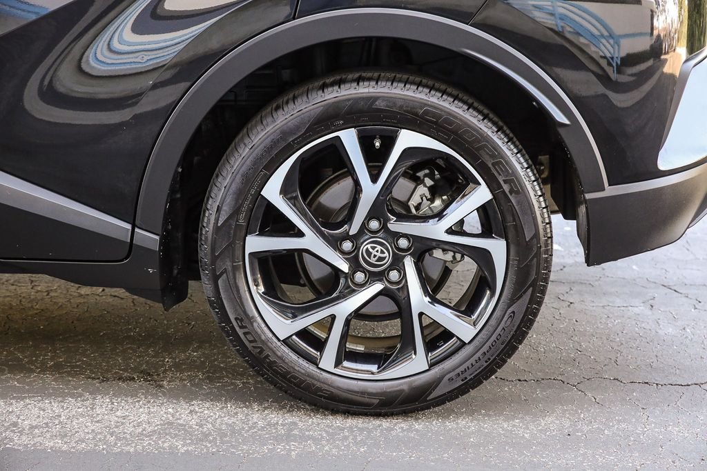 Used 2019 Black Sand Pearl Toyota XLE image 7
