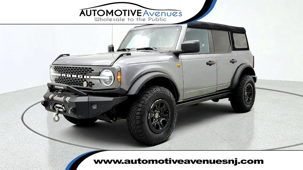 Used 2023 Carbonized Gray Metallic Ford Badlands 4 Door Advanced 4x4 image 1
