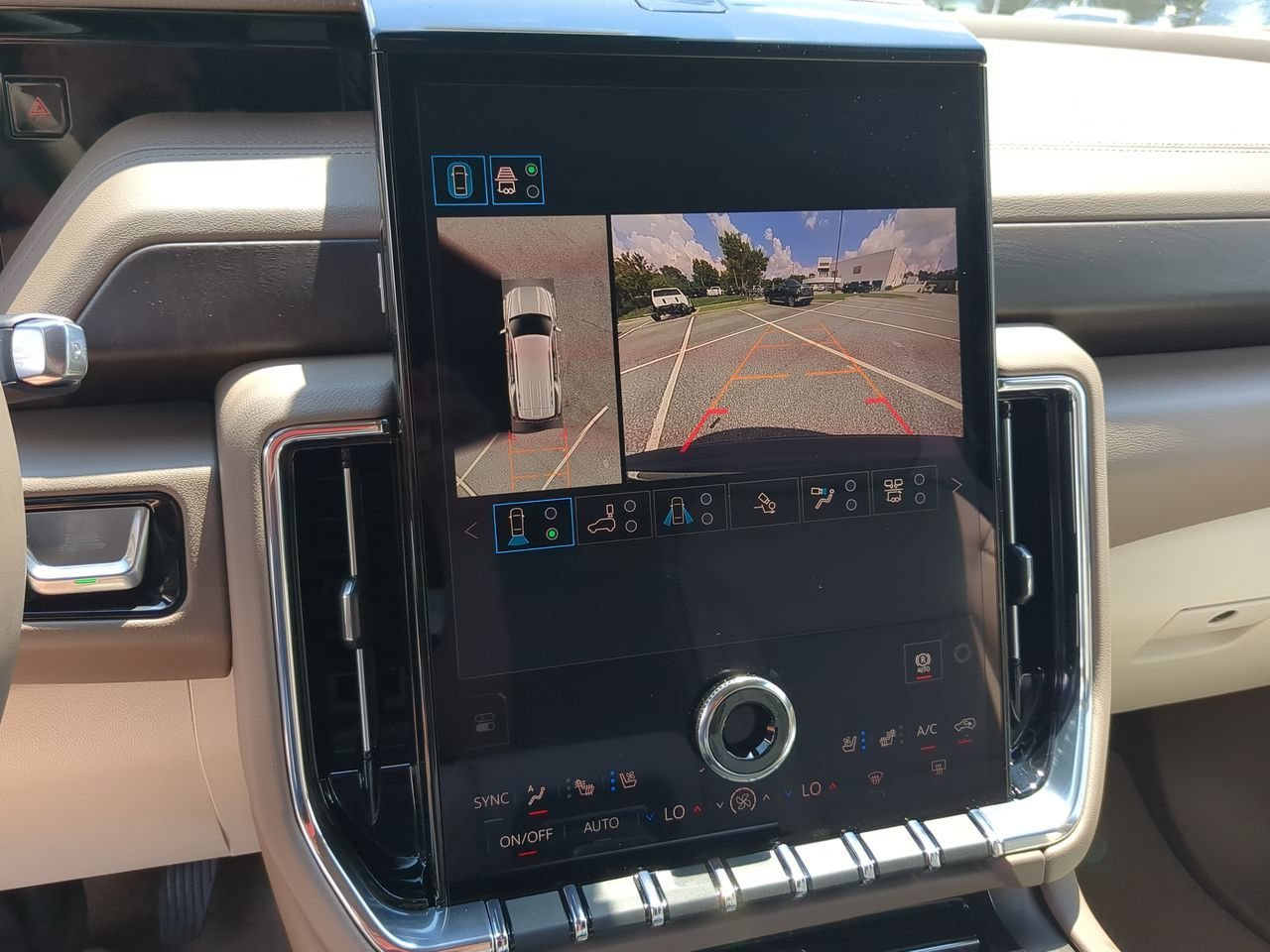 2026 GMC Yukon Denali - Photo 15