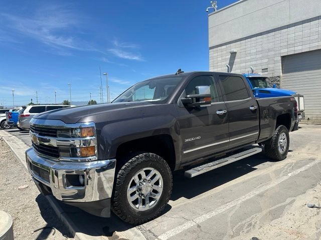 Used 2015 TUNGSTEN METALLIC Chevrolet LTZ image 4