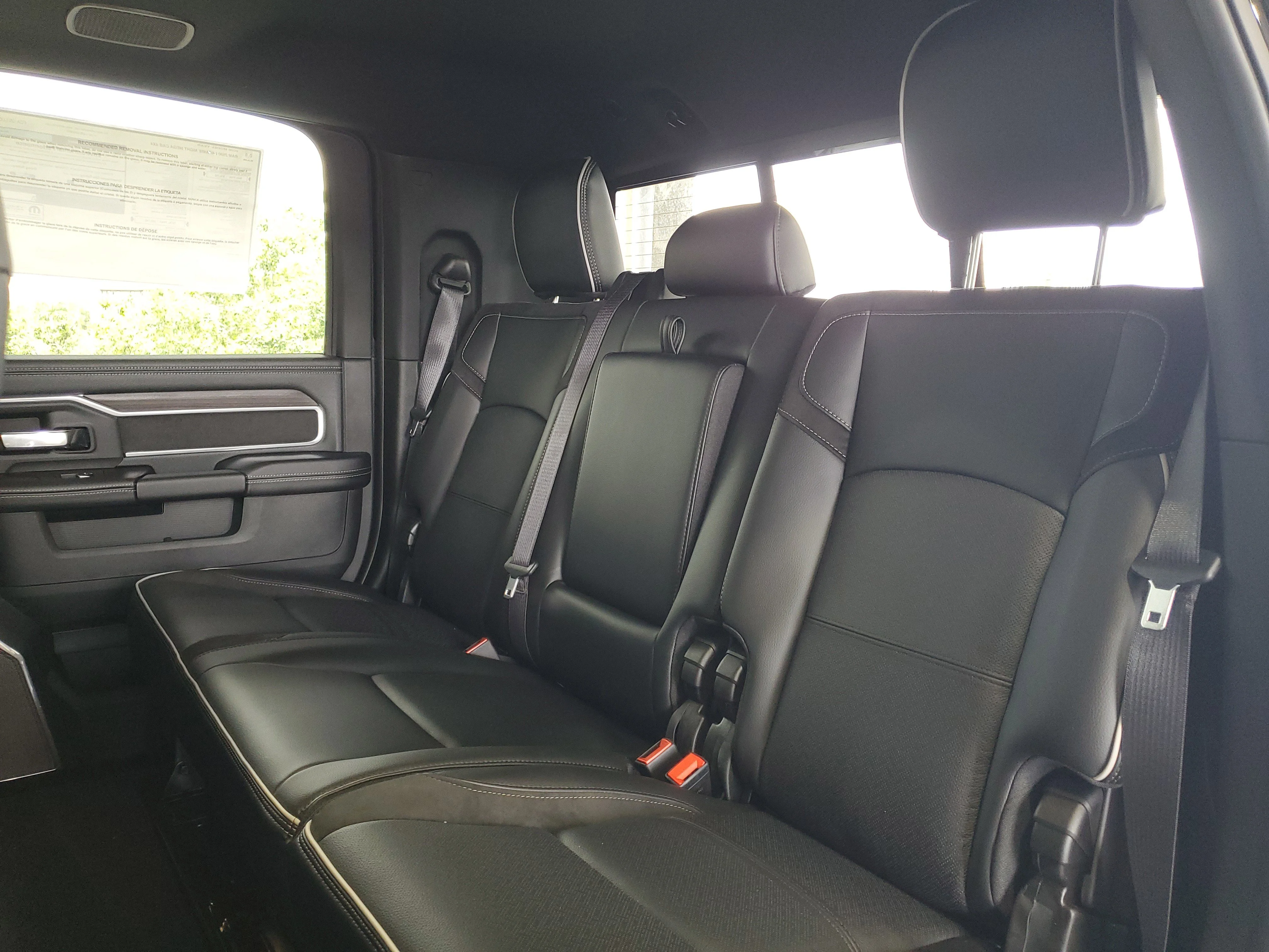 New 2026 Diamond Black Crystal Pearl-Coat Exterior Paint RAM Laramie image 7