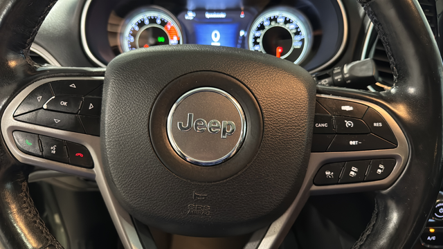 Used 2021 Olive Green Pearlcoat Jeep Limited image 16