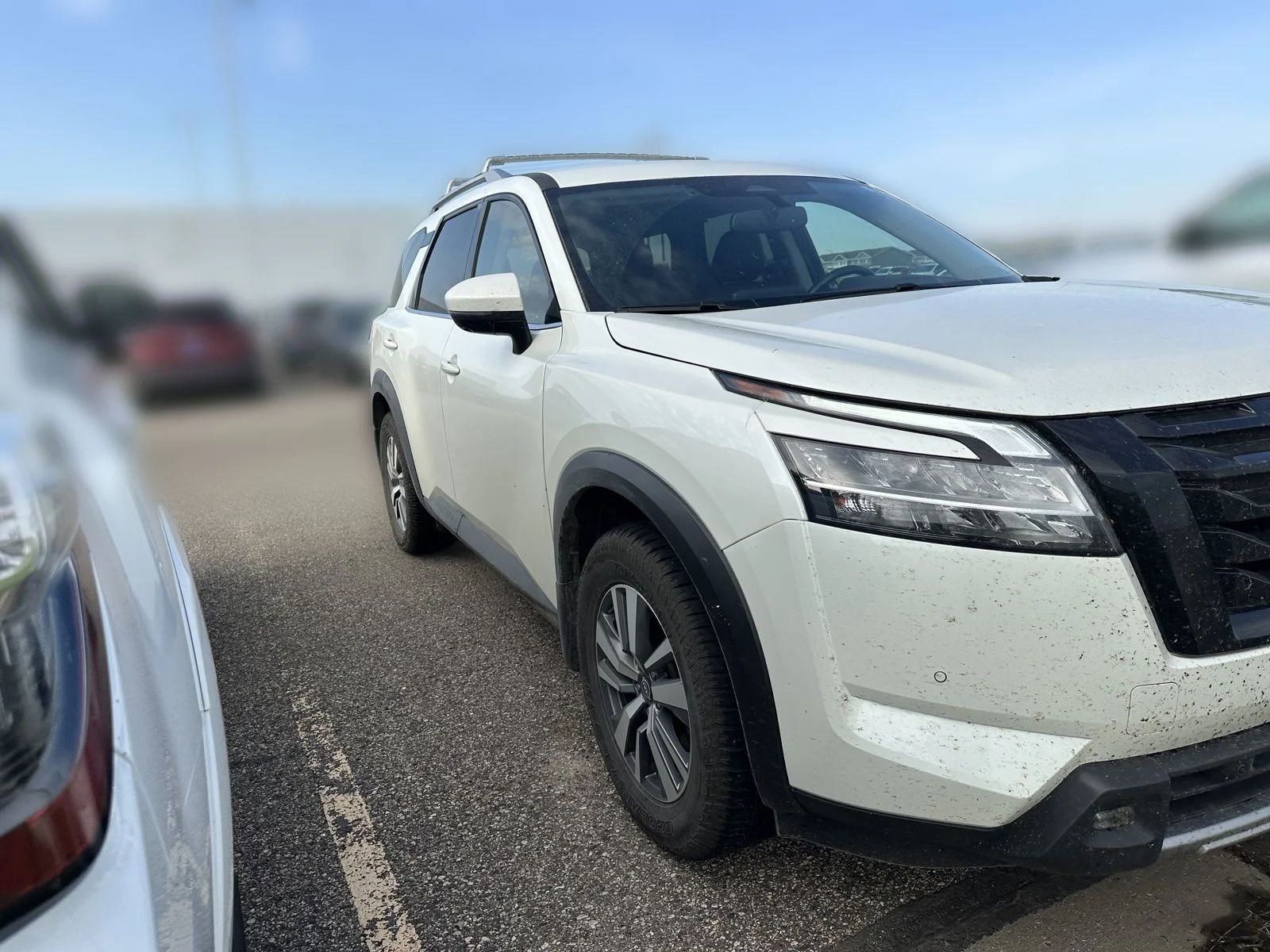 Certified Used 2022 White Nissan SL image 2