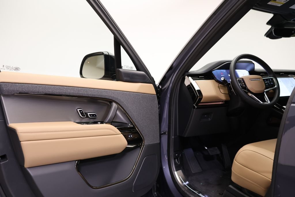 New 2026 Santorini Black LAND ROVER SE image 27