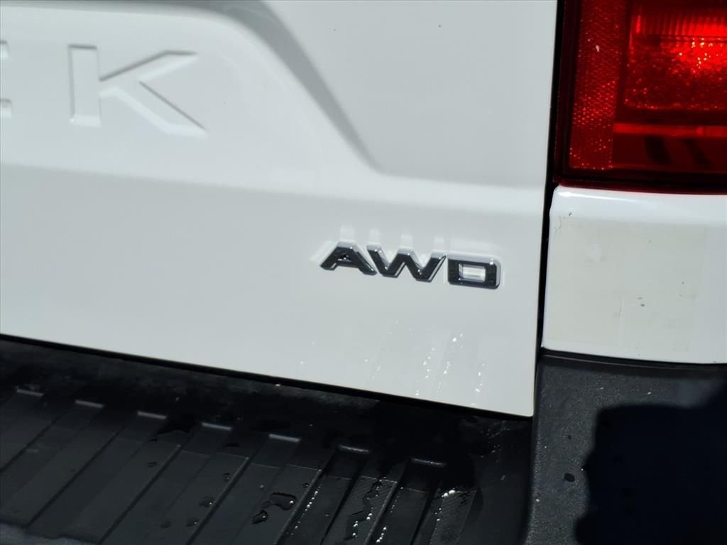Used 2022 White Ford XL image 5