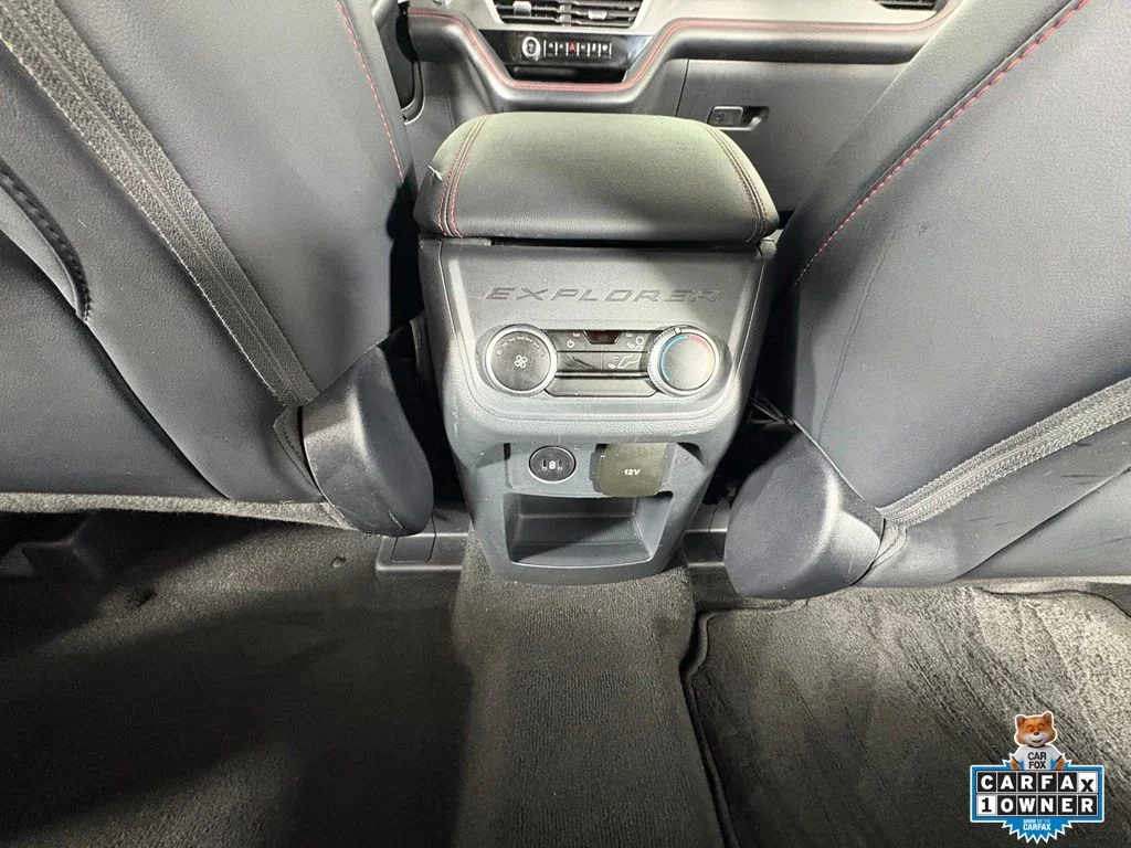 Used 2025 Gray Ford ST-Line image 29