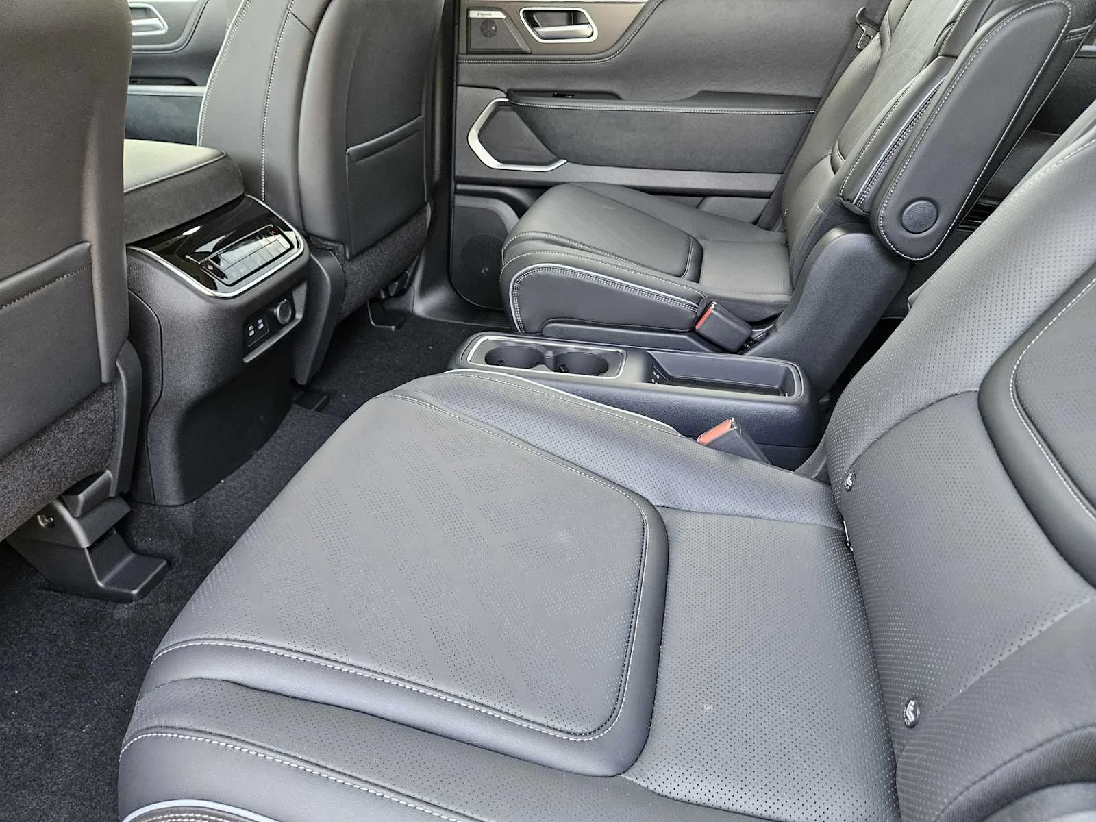 New 2026 BLACK OBSIDIAN INFINITI Luxe 2WD image 21