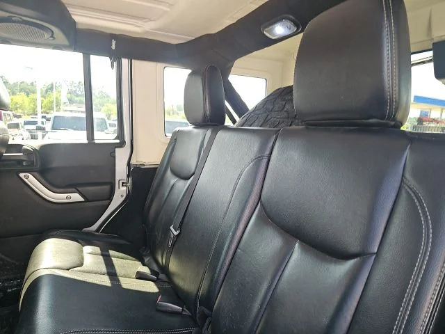 Used 2013 Silver Jeep Unlimited Rubicon image 13