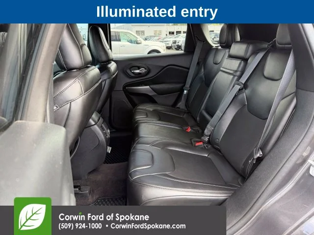 Used 2019 Granite Crystal Clearcoat Metallic Jeep Latitude Plus image 11