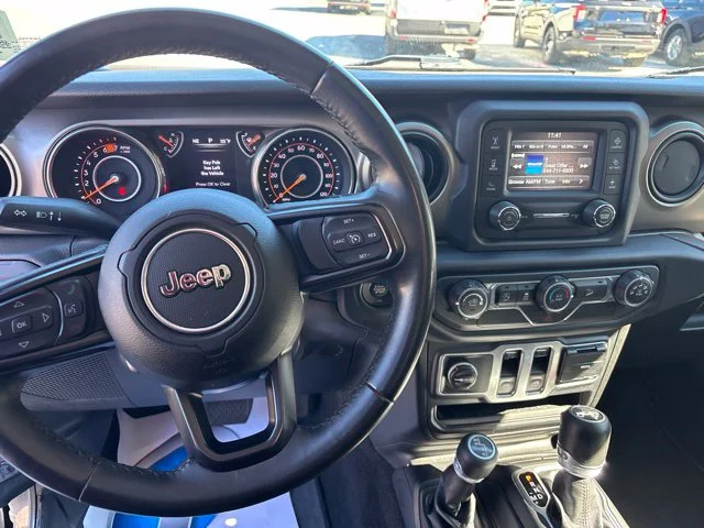 Used 2019 Gray Jeep Sport S image 10