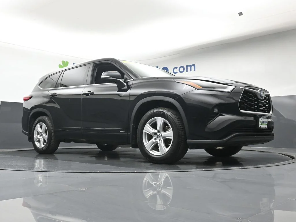 Used 2023 Black Toyota LE image 28