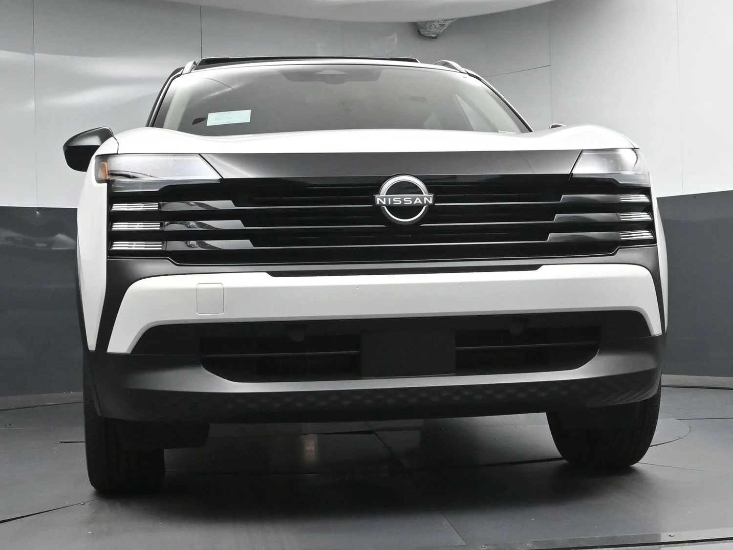 New 2026 Aspen White Tricoat/Super Black Nissan SV image 21