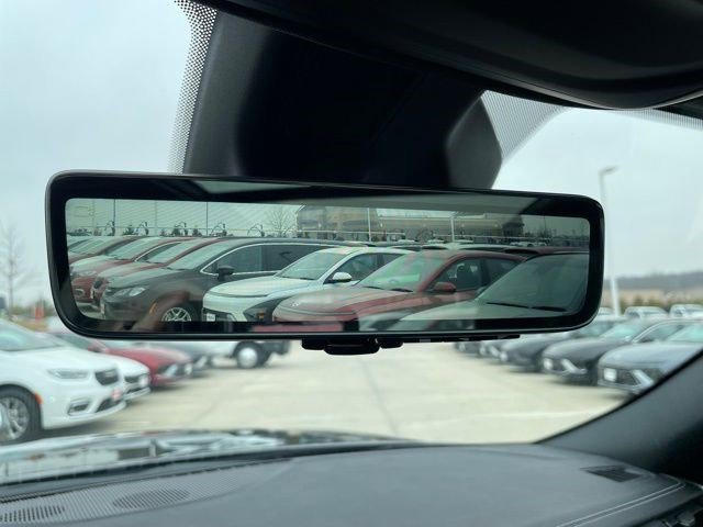 New 2026 Diamond Black Crystal Pearlcoat Jeep Limited image 13