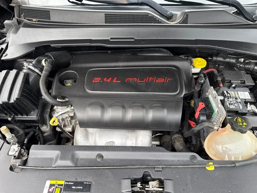 Used 2018 Gray Jeep Latitude image 12