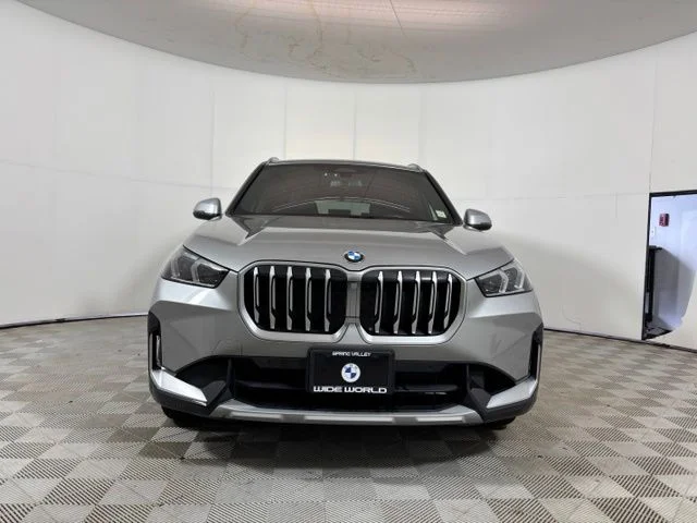 Used 2024 Space Silver Metallic BMW xDrive28i image 2