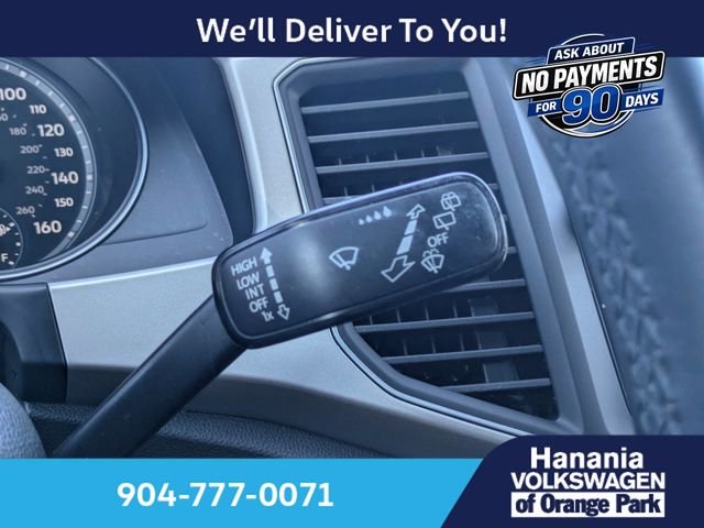 Used 2018 Black Volkswagen 2.0T SE w/Technology image 29