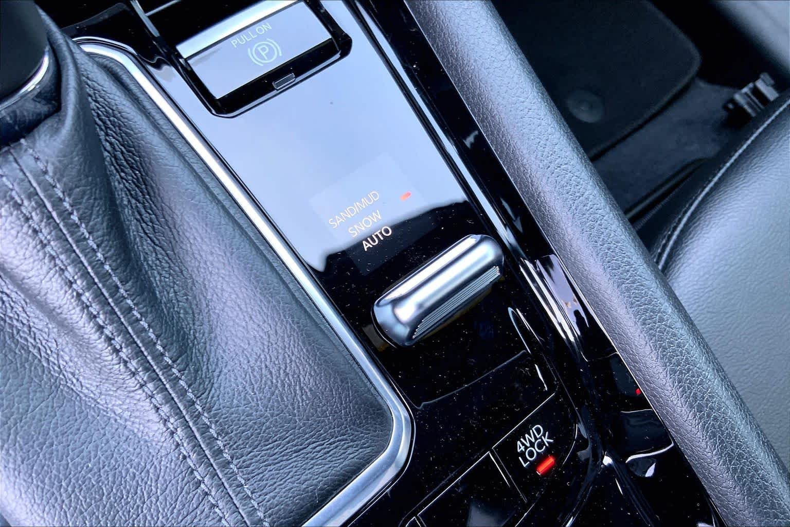 New 2026 Silver Zynith Metallic Clear-Coat Exterior Paint Jeep Latitude Altitude image 15
