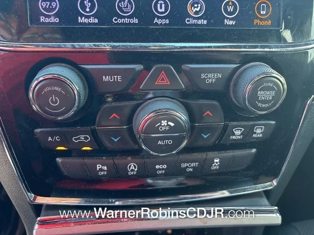 Used 2019 White Jeep Altitude image 10