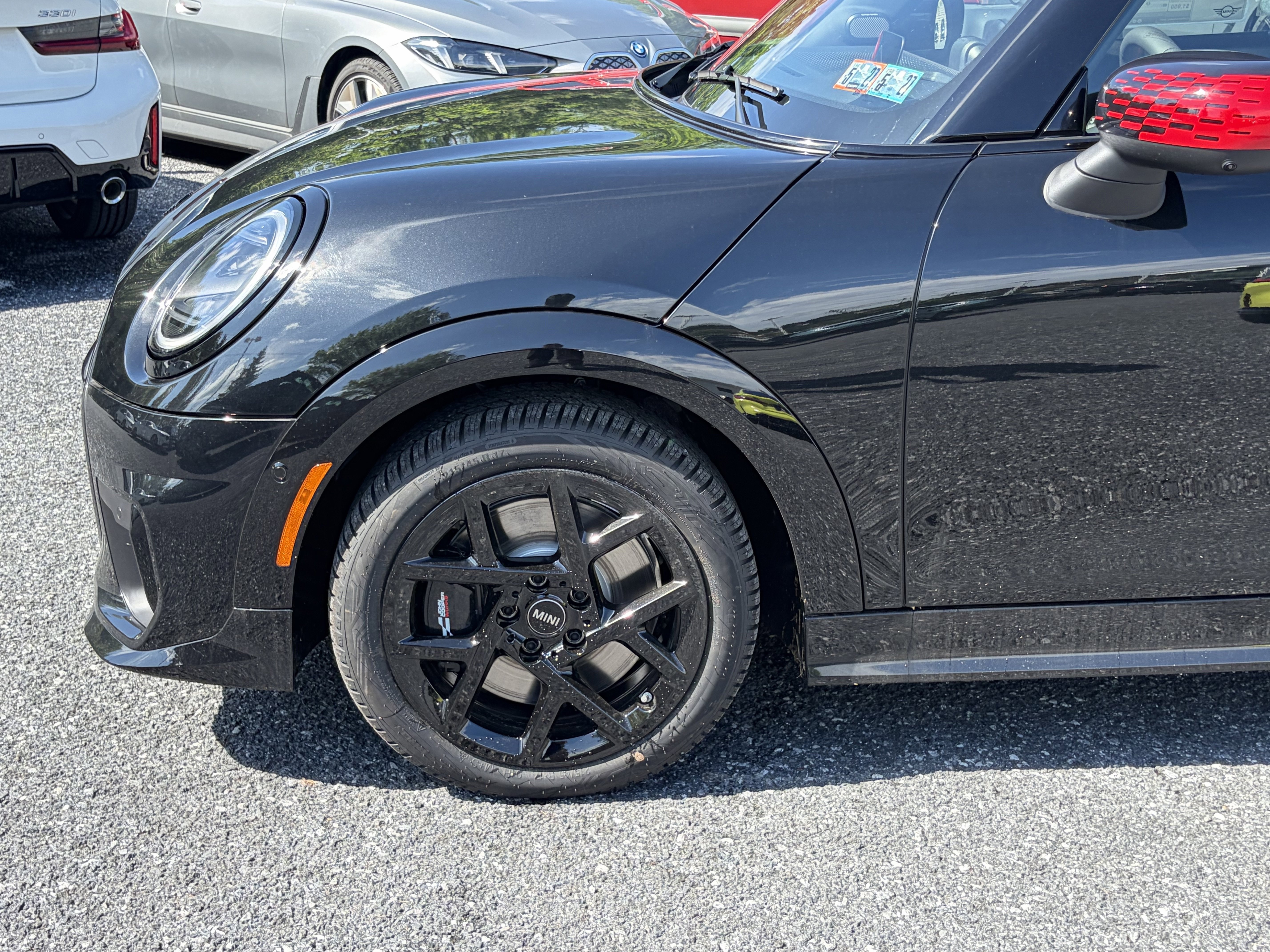 New 2026 Midnight Black II Metallic MINI Iconic image 4