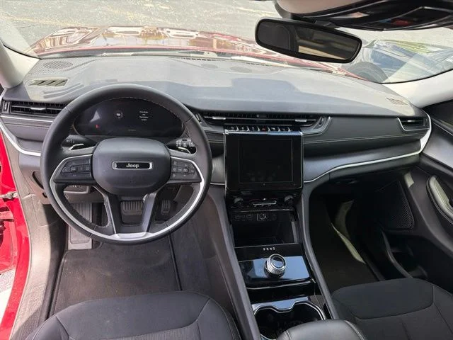 Used 2023 Red Jeep Laredo image 12