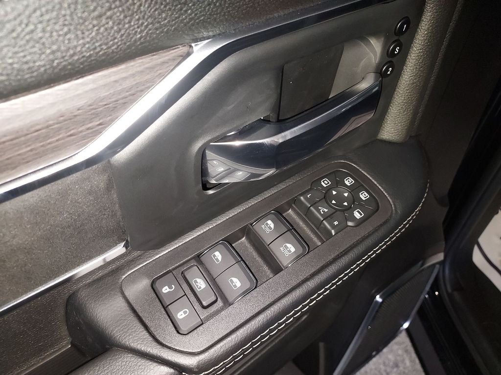 2026 RAM 3500 Laramie - Photo 19