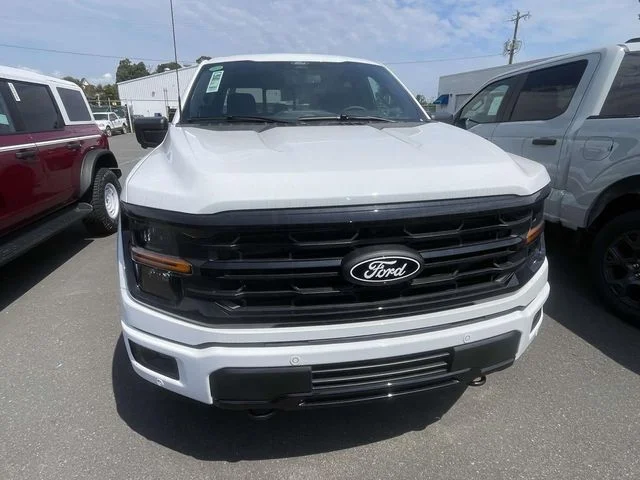 New 2026 Oxford White Ford XLT image 2