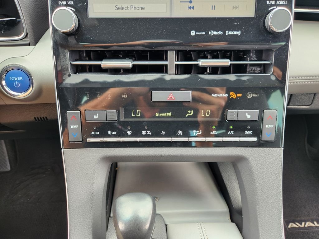 Used 2020 Brownstone Toyota Hybrid XLE image 21