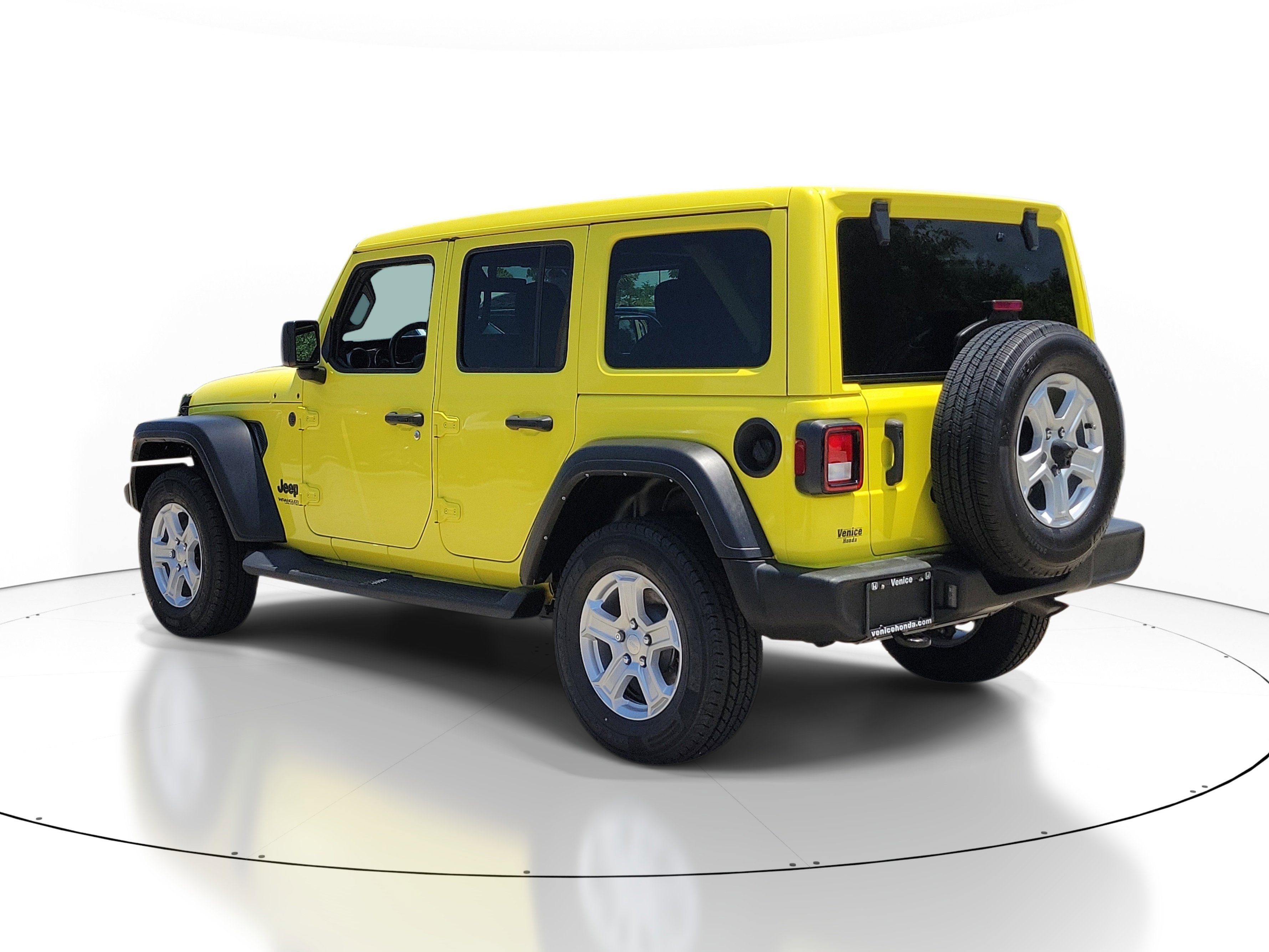 Used 2022 High Velocity Clearcoat Jeep Unlimited Sport S image 3