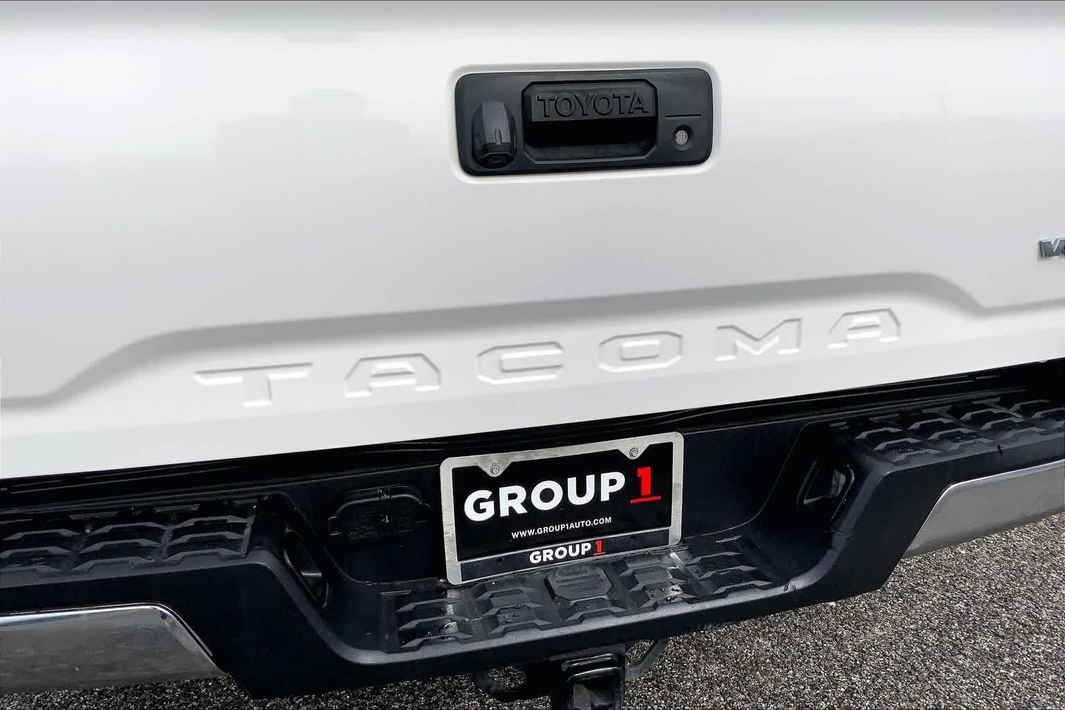 Used 2021 Super White Toyota SR5 image 10