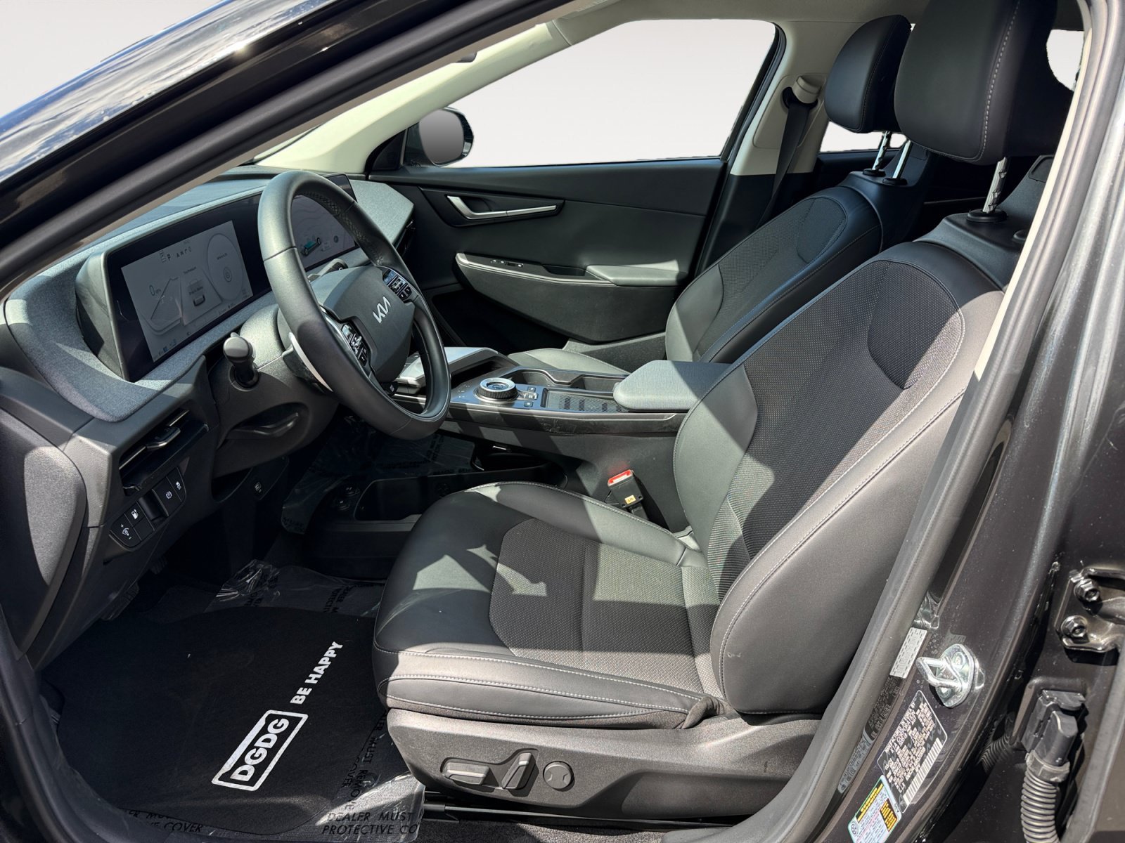 Used 2024 Gray Kia Light image 10