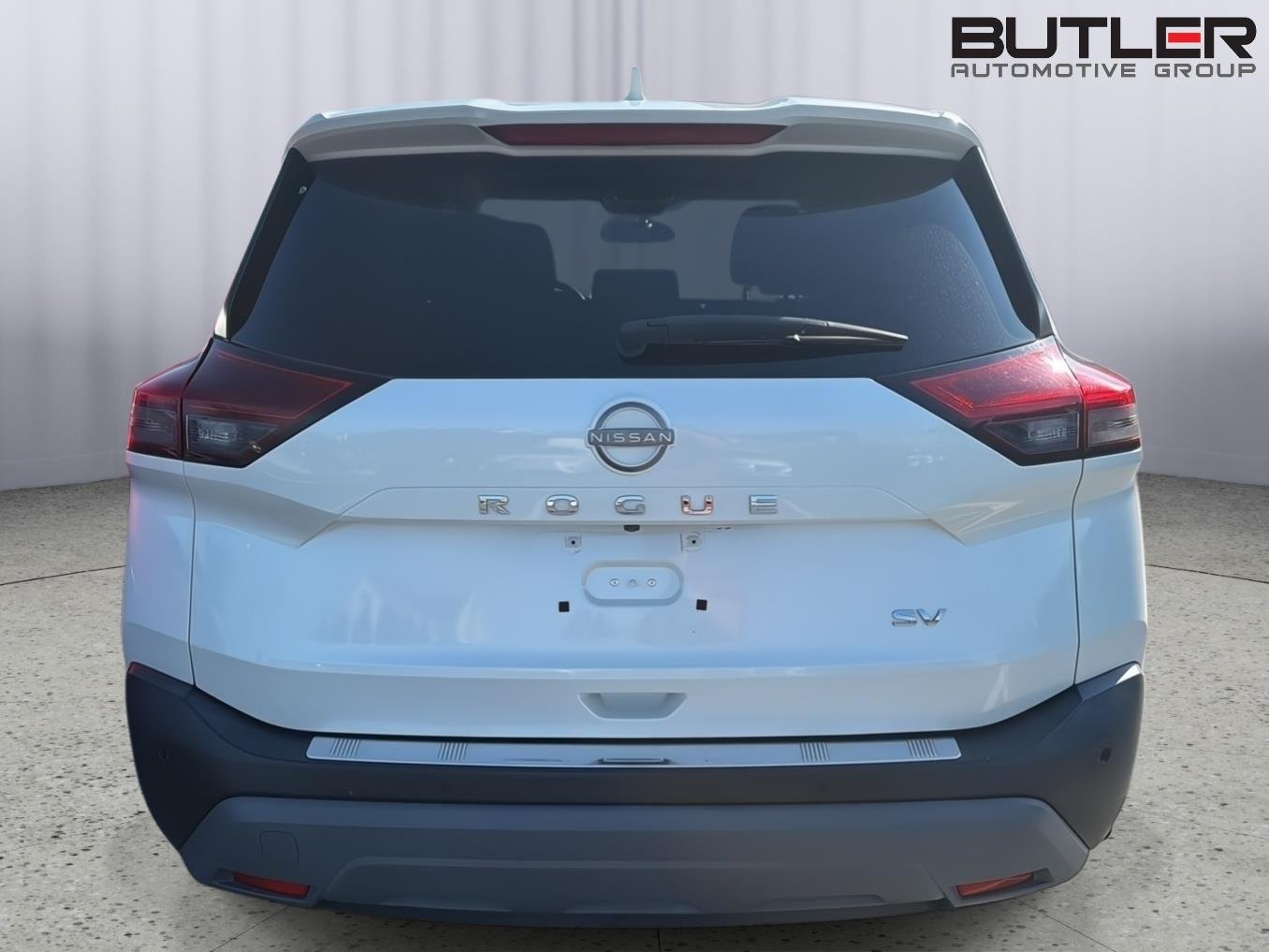 Used 2022 Gun Metallic Nissan SV image 9