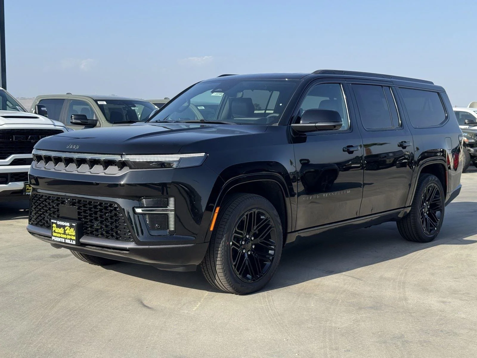 New 2026 High Gloss Black Exterior Paint Jeep Limited Reserve image 3